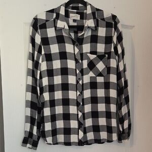 Universal Thread Black and White Plaid Light Flannel Women's Shirt